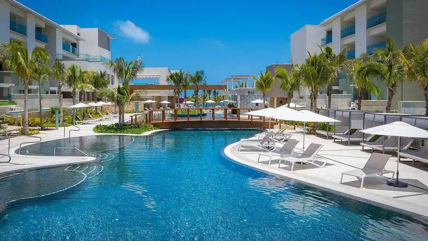 How to Get from the Cancun Airport to the Catalonia Grand Costa Mujeres